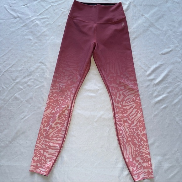 Good American Wild Hibiscus High Impact Leggings Small/1 Burgundy Ombre Drip - Picture 2 of 10